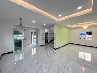 For sale 3 bedrooms house in Bang Khae, Bangkok