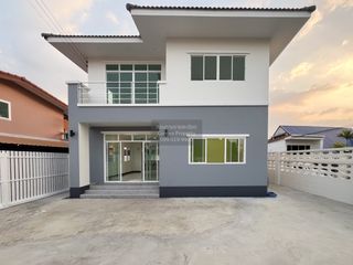 For sale 3 bedrooms house in Bang Khae, Bangkok