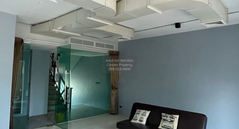 For sale 1 bed townhouse in Wang Thonglang, Bangkok