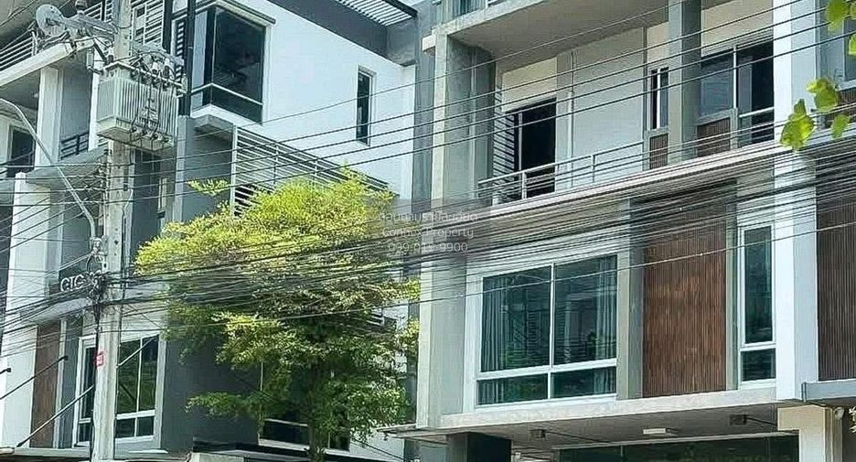 For sale 1 bed townhouse in Wang Thonglang, Bangkok