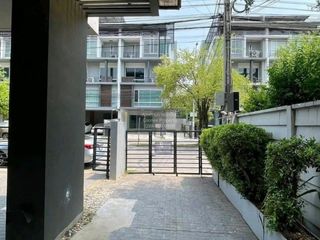 For sale 1 bed townhouse in Wang Thonglang, Bangkok