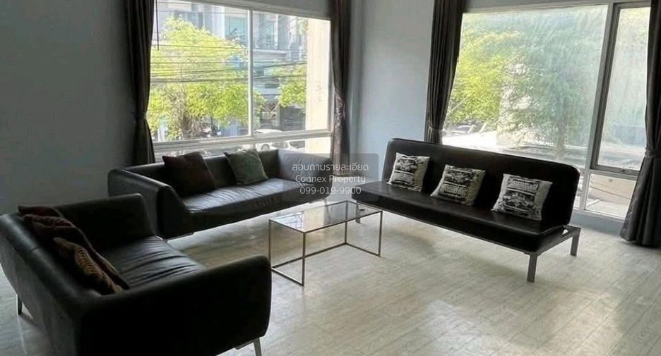 For sale 1 bed townhouse in Wang Thonglang, Bangkok