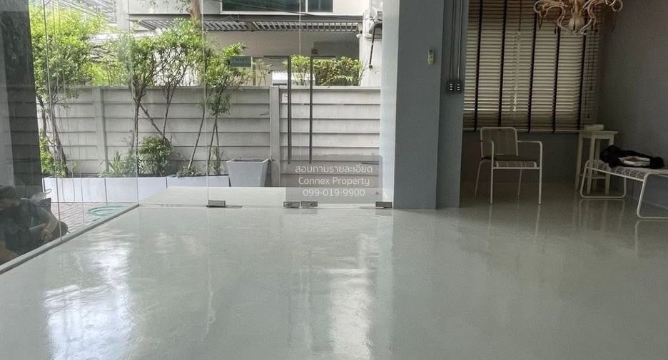 For sale 1 bed townhouse in Wang Thonglang, Bangkok