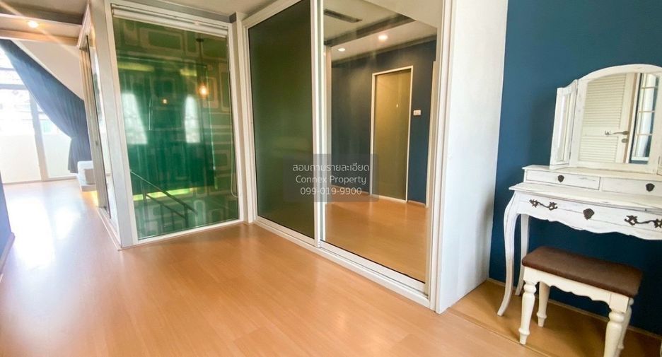 Casa adosada en venta de 3 habitaciones en Wang Thonglang, Bangkok