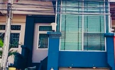 Casa adosada en venta de 3 habitaciones en Wang Thonglang, Bangkok