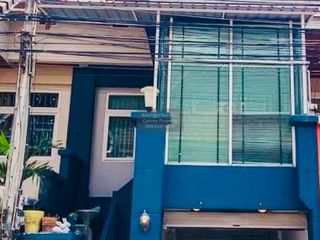 For sale 3 bedrooms townhouse in Wang Thonglang, Bangkok