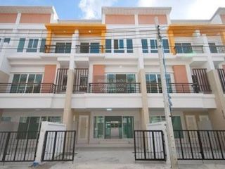 For sale 3 bedrooms townhouse in Lat Phrao, Bangkok