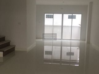 For sale 3 bedrooms townhouse in Lat Phrao, Bangkok