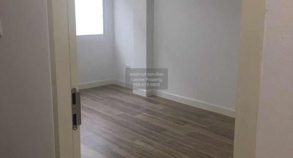 For sale 3 bedrooms townhouse in Lat Phrao, Bangkok