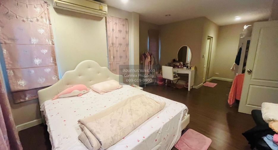 For sale 5 bedrooms house in Khan Na Yao, Bangkok