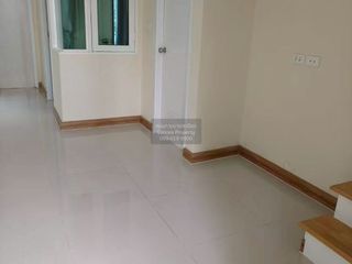 出售 4 卧室 联排别墅 在 Bang Lamung, Chon Buri
