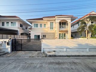 For sale 4 bedrooms house in Mueang Samut Prakan, Samut Prakan
