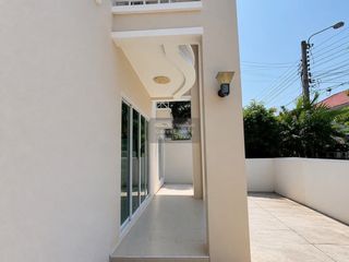 For sale 4 bedrooms house in Mueang Samut Prakan, Samut Prakan