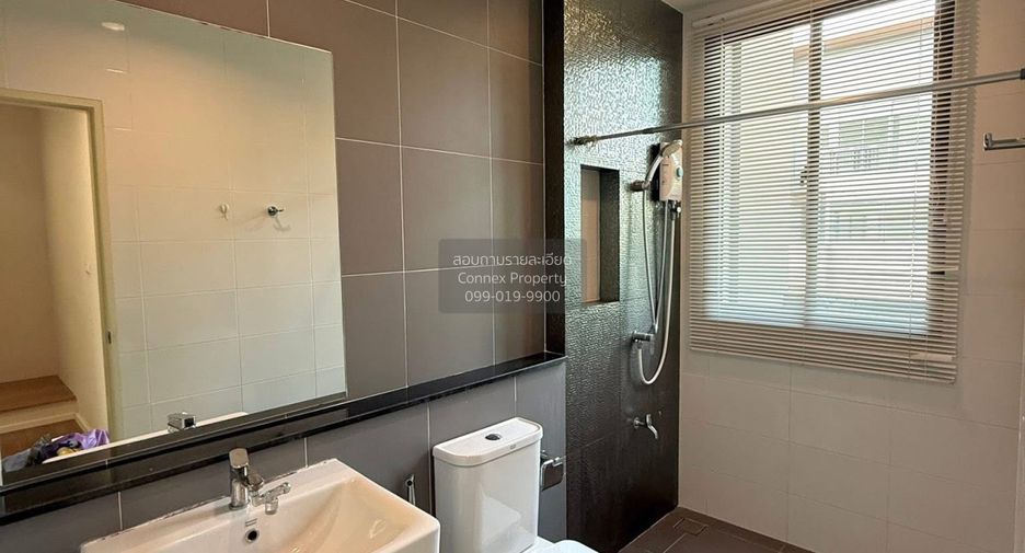 For sale 3 bedrooms townhouse in Bang Phli, Samut Prakan