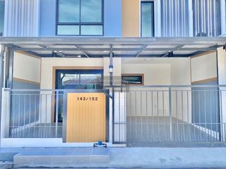 Casa adosada en venta de 3 habitaciones en Bang Kruai, Nonthaburi