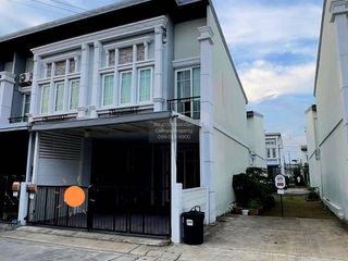 Casa adosada en venta de 4 habitaciones en Phra Pradaeng, Samut Prakan