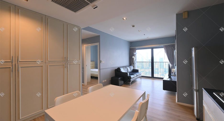 For sale 2 bedrooms condo in Khlong Toei, Bangkok