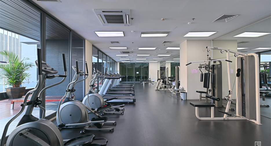 For sale 1 bed condo in Khlong Toei, Bangkok