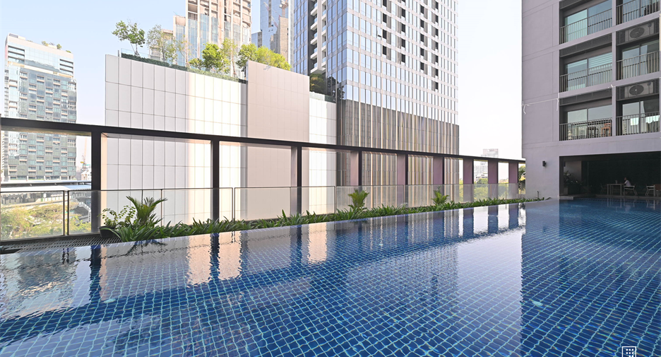 For sale 1 bed condo in Khlong Toei, Bangkok