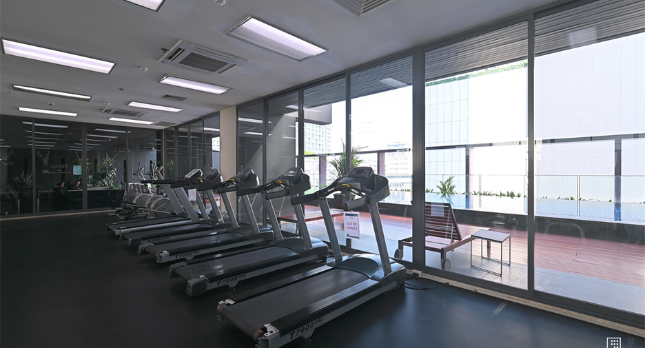 For sale 1 bed condo in Khlong Toei, Bangkok
