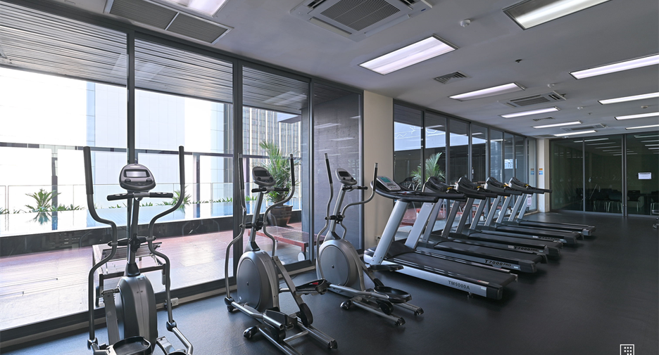 For sale 1 bed condo in Khlong Toei, Bangkok