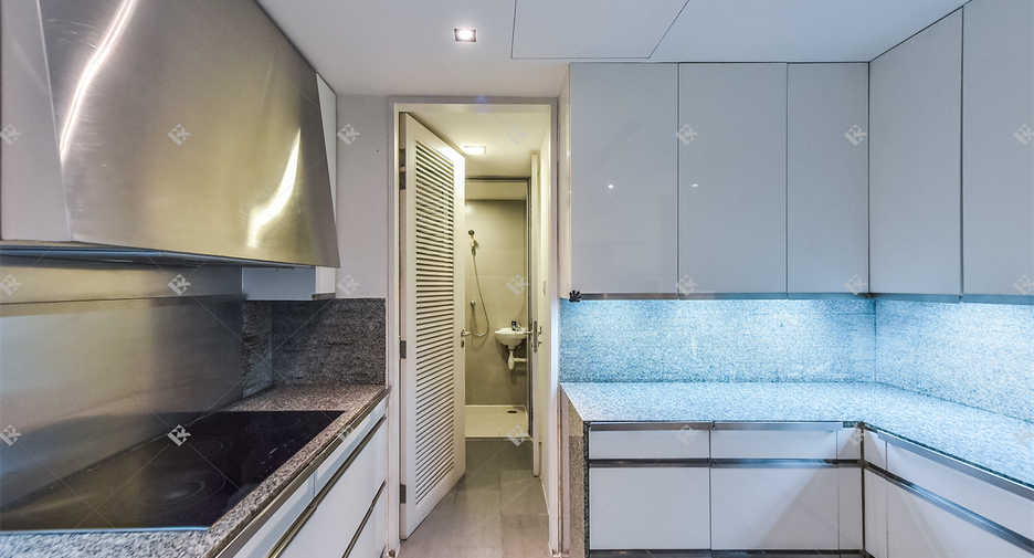 For rent 3 ベッドルーム condo in Sathon, Bangkok