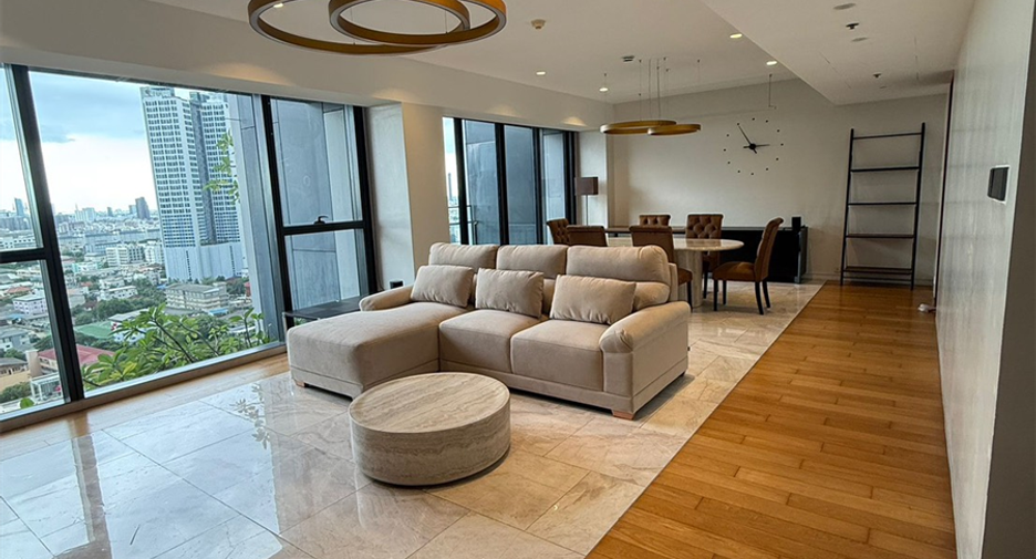 À louer 3 chambres condo à Sathon, Bangkok