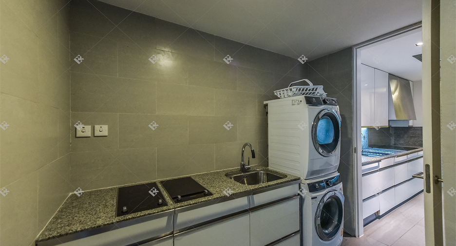 For rent 3 ベッドルーム condo in Sathon, Bangkok