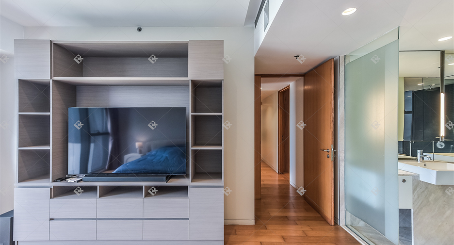 For rent 3 ベッドルーム condo in Sathon, Bangkok