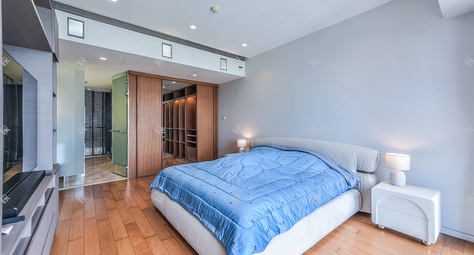 For rent 3 ベッドルーム condo in Sathon, Bangkok