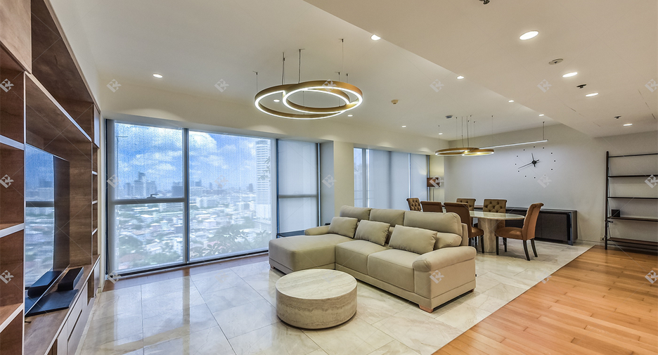 For rent 3 ベッドルーム condo in Sathon, Bangkok
