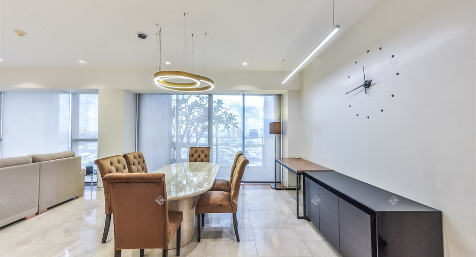 For rent 3 ベッドルーム condo in Sathon, Bangkok