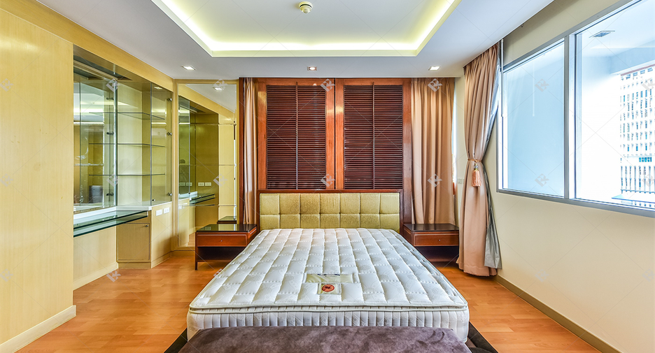 For rent 2 bedrooms condo in Sathon, Bangkok