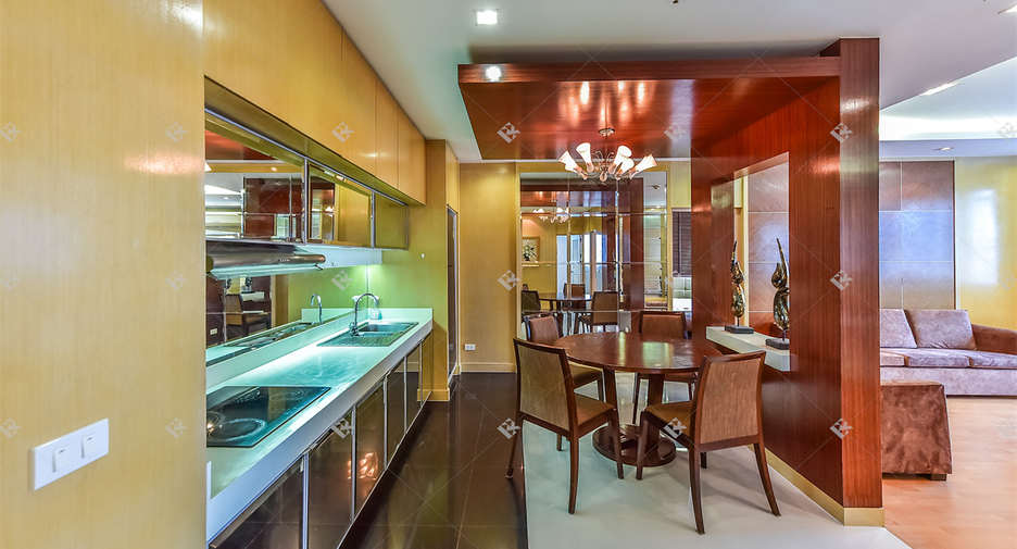 For rent 2 bedrooms condo in Sathon, Bangkok