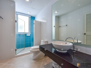 For rent 2 bedrooms condo in Sathon, Bangkok