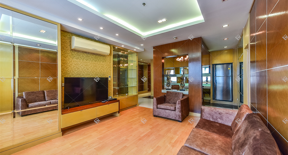 For rent 2 bedrooms condo in Sathon, Bangkok