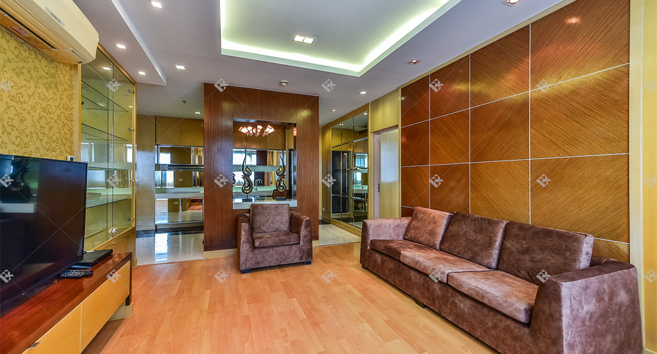 For rent 2 bedrooms condo in Sathon, Bangkok