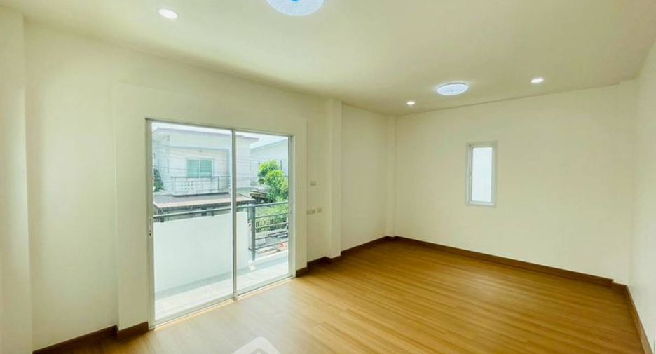 À vendre 3 chambres condo à Si Racha, Chonburi