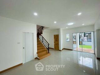 出售 3 卧室 公寓 在 Si Racha, Chon Buri