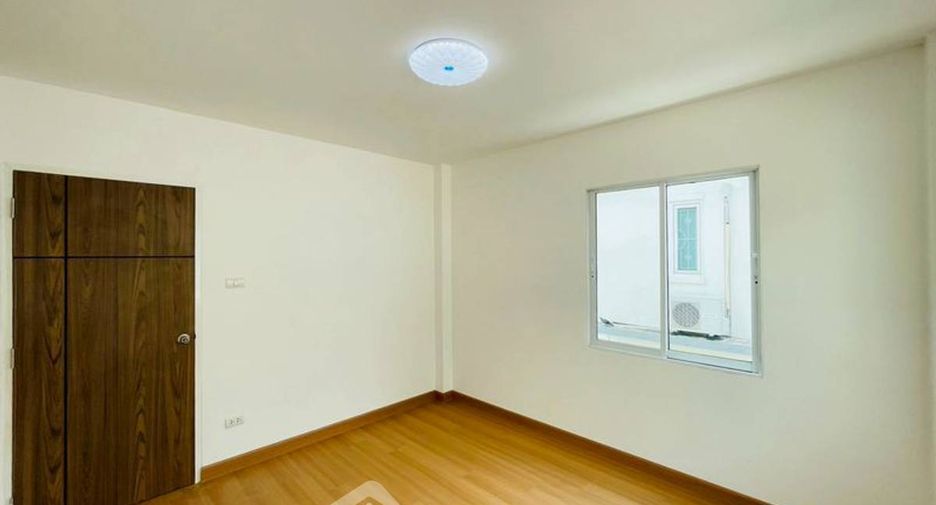 À vendre 3 chambres condo à Si Racha, Chonburi