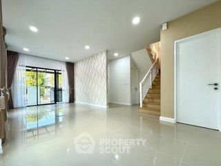 Продажа 4 спальни дом в Нонг Кхаем, Бангкок