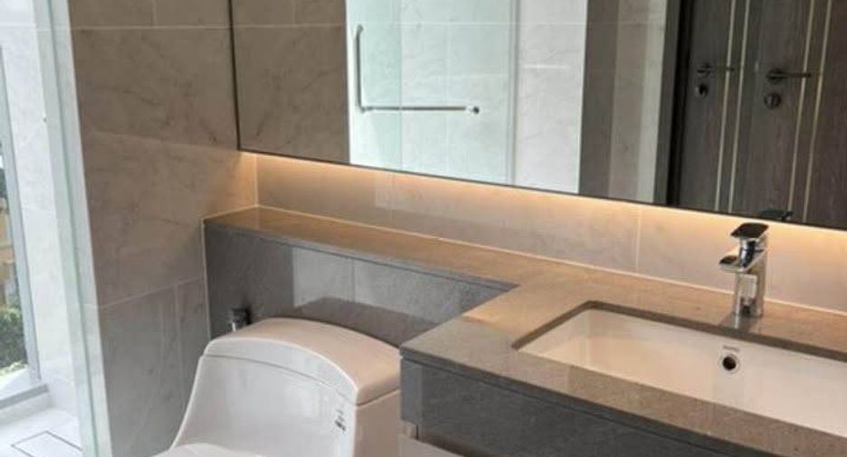For rent and for sale 2 bedrooms condo in Pathum Wan, Bangkok