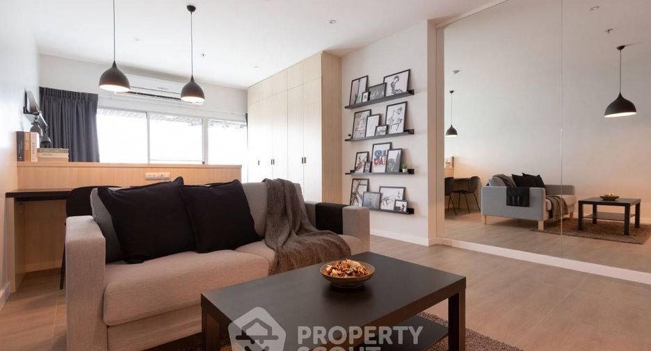 For rent 1 Beds condo in Yan Nawa, Bangkok