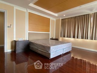 For rent 3 bedrooms apartment in Watthana, Bangkok