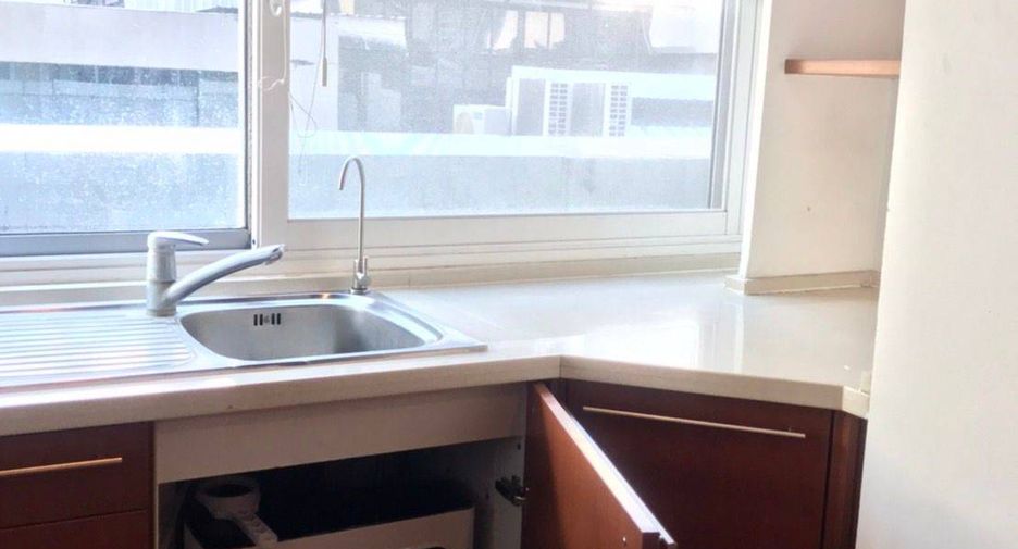 For rent 3 bedrooms condo in Watthana, Bangkok