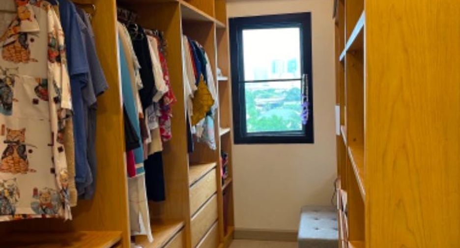 For rent 3 bedrooms condo in Huai Khwang, Bangkok
