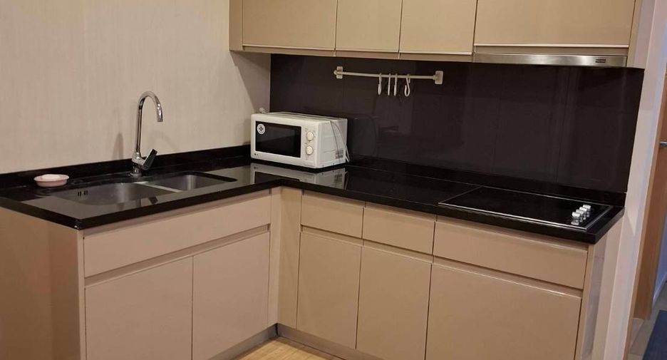 For rent 2 bedrooms condo in Khlong Toei, Bangkok