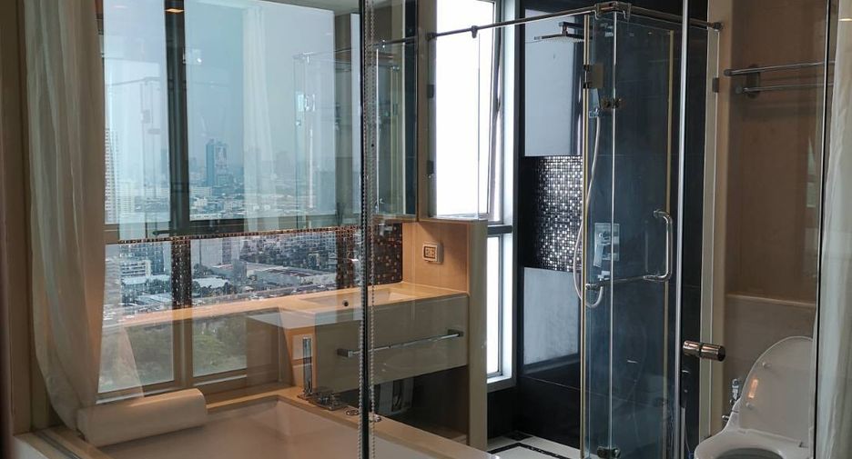 For rent 2 bedrooms condo in Watthana, Bangkok