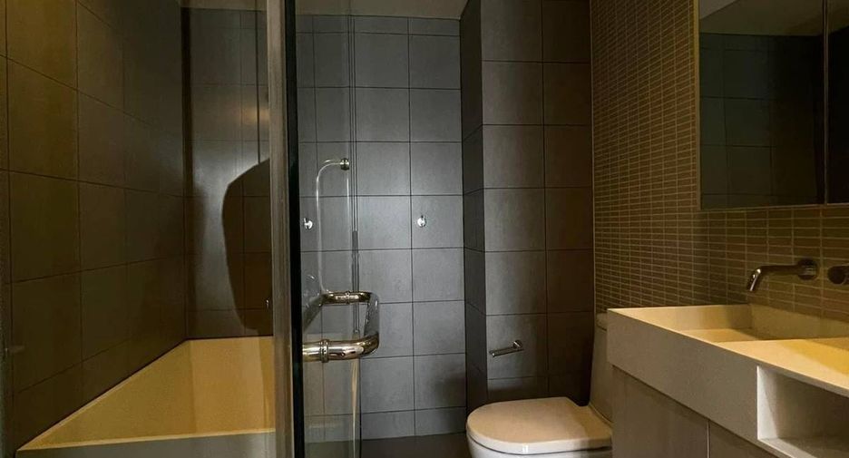 For rent 2 bedrooms condo in Phaya Thai, Bangkok