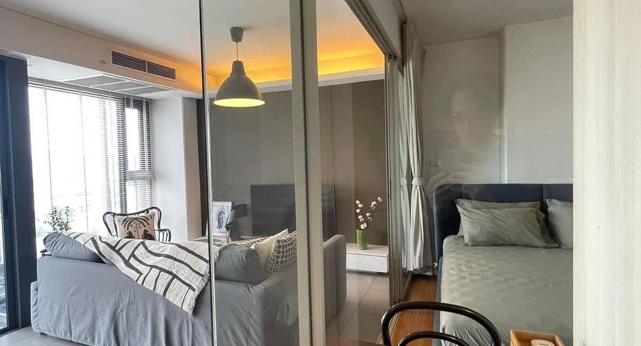 For rent 2 bedrooms condo in Phaya Thai, Bangkok